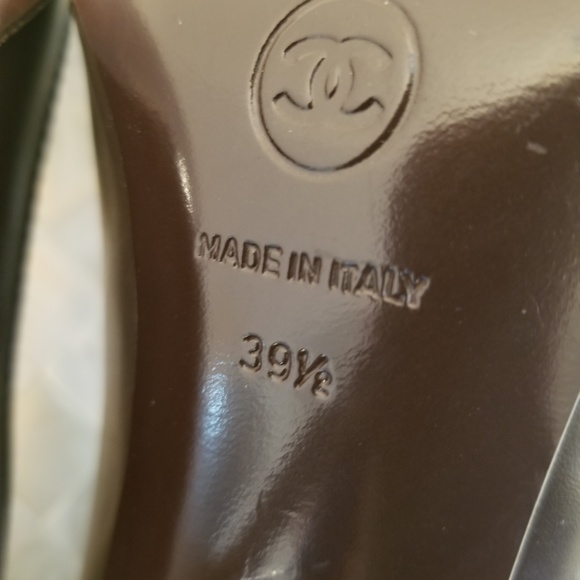 💯% Authentic Chanel Brown Cap Toe Heels Sz 39.5/9.5 - Picture 9 of 10